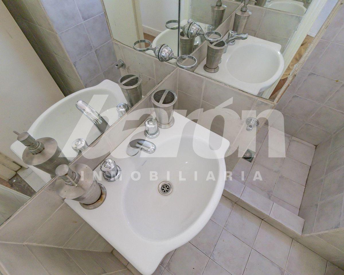 Foto de Venta-Casa 4 amb- Tunuyan 97-Lomas de Zamora, imagen 2