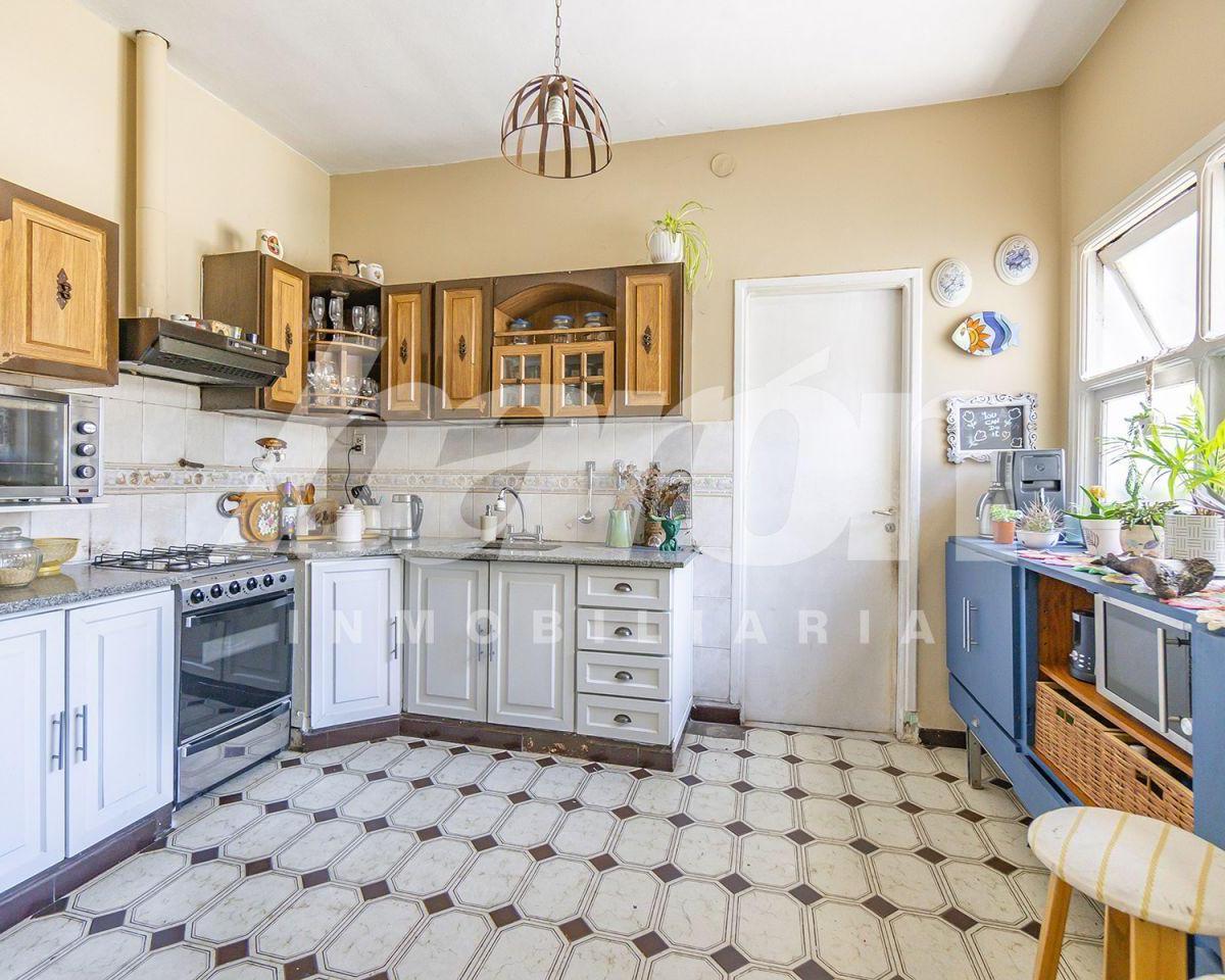 Foto de Venta-Casa 7 amb- Lamadrid 1270- Lomas de Zamora, imagen 2