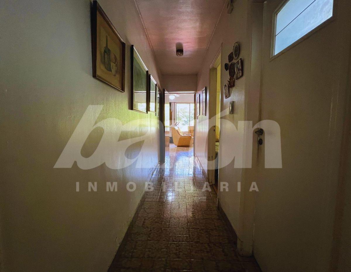Venta - casa 5 amb - Esmeralda 939 - Temperley