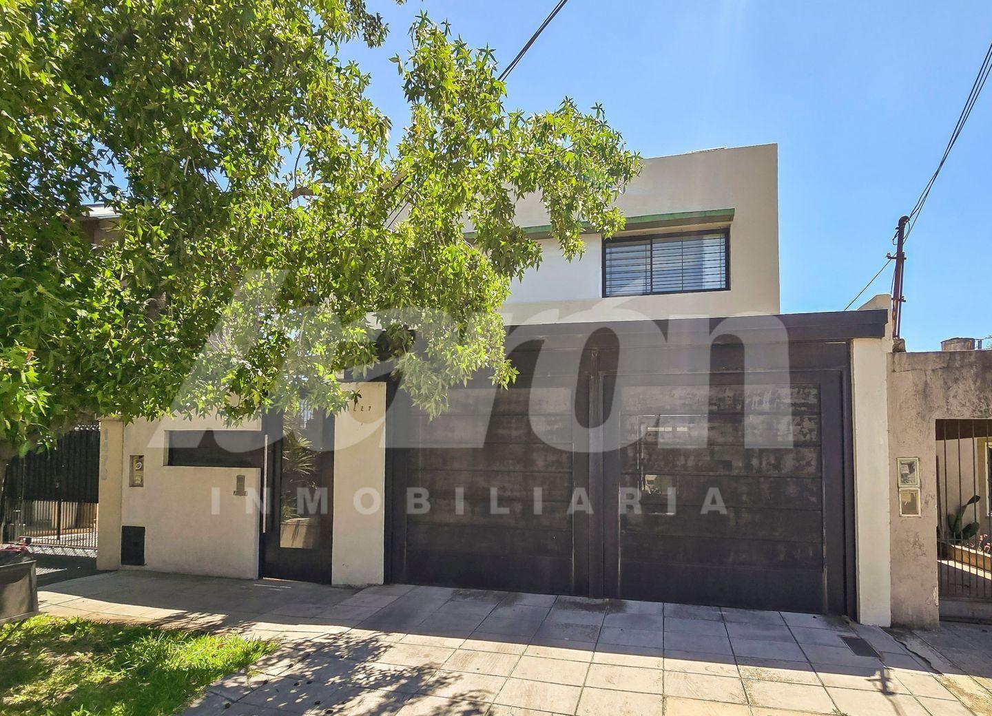 Venta- Casa-  5 amb- 9 de julio 1427- Turdera