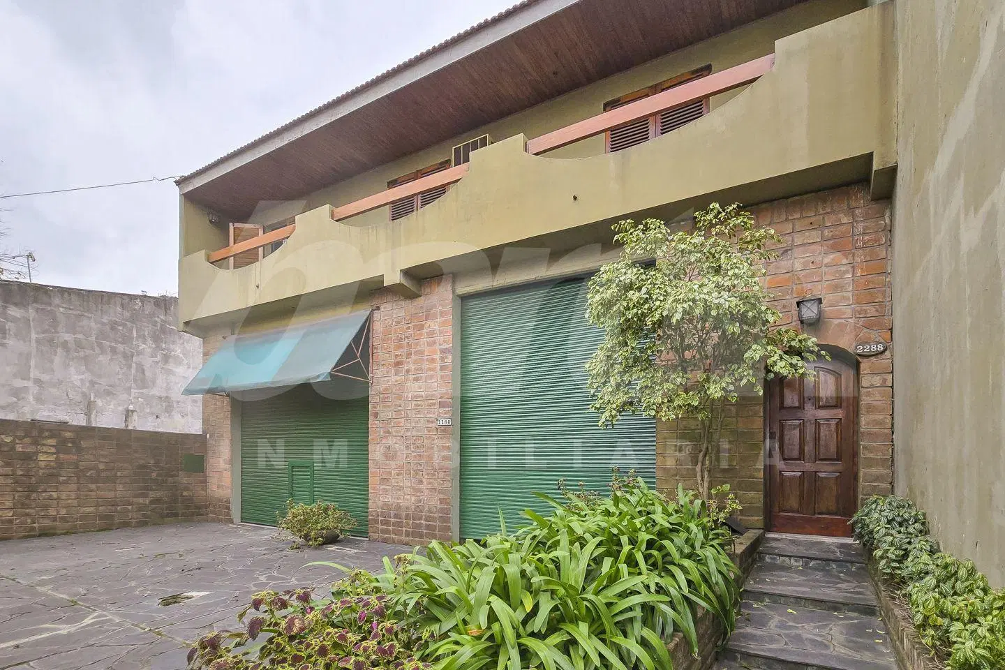 Venta- Locales + vivienda 4 amb- Cerrito 2288- Temperley 2
