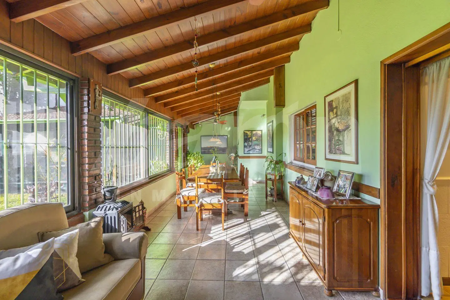 Casa 4 ambientes. | Garona al 1800 8