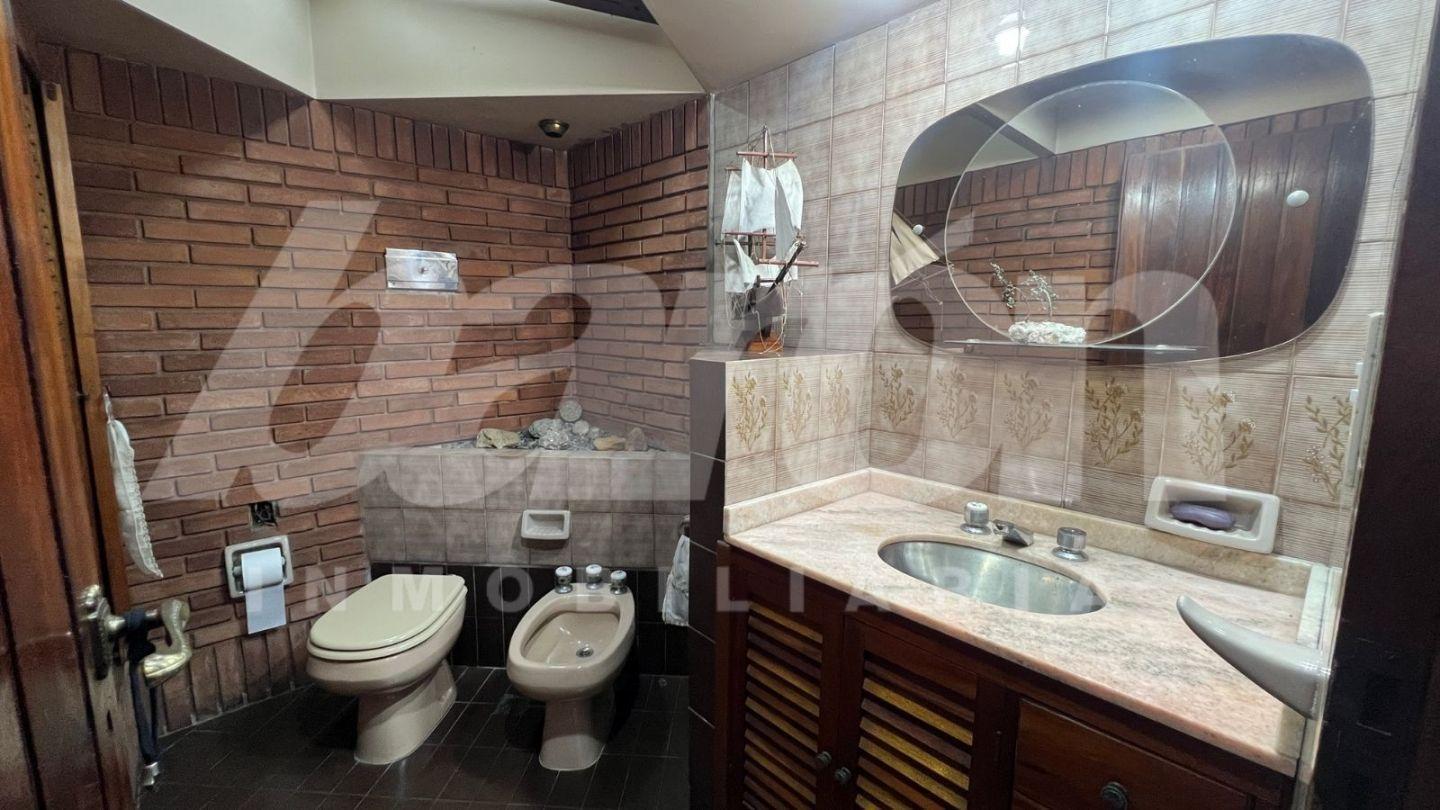 Foto de Alquiler- casa 7 amb - Pereyra Lucena 550 - Lomas De Zamora, imagen 5