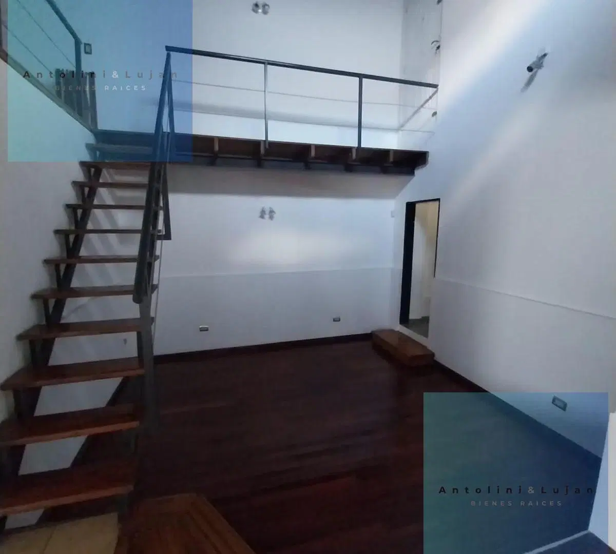 Casa dos domitorios, cochera y pileta 3