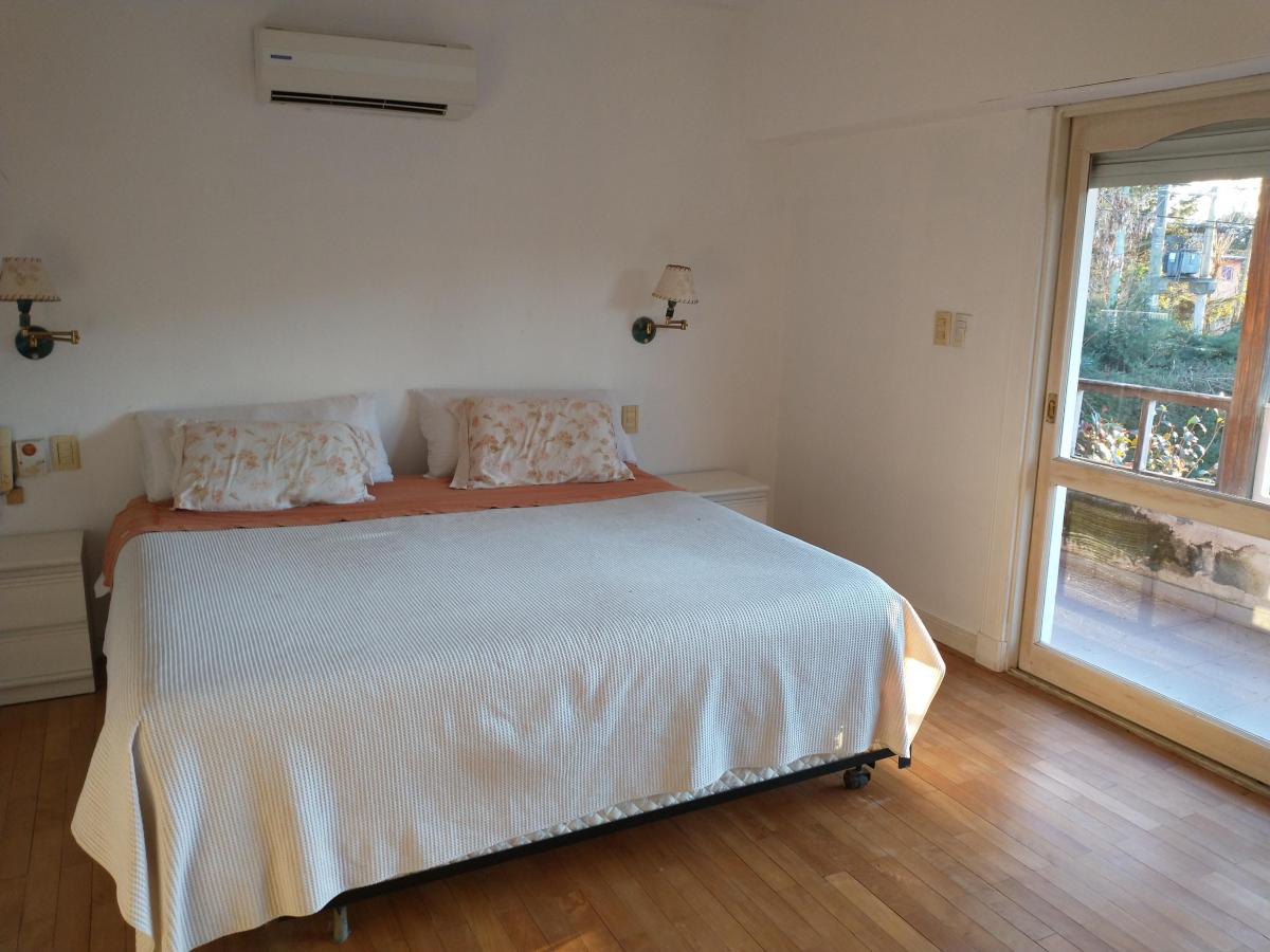 Majestuosa Casa en Venta en Villa Elisa 4