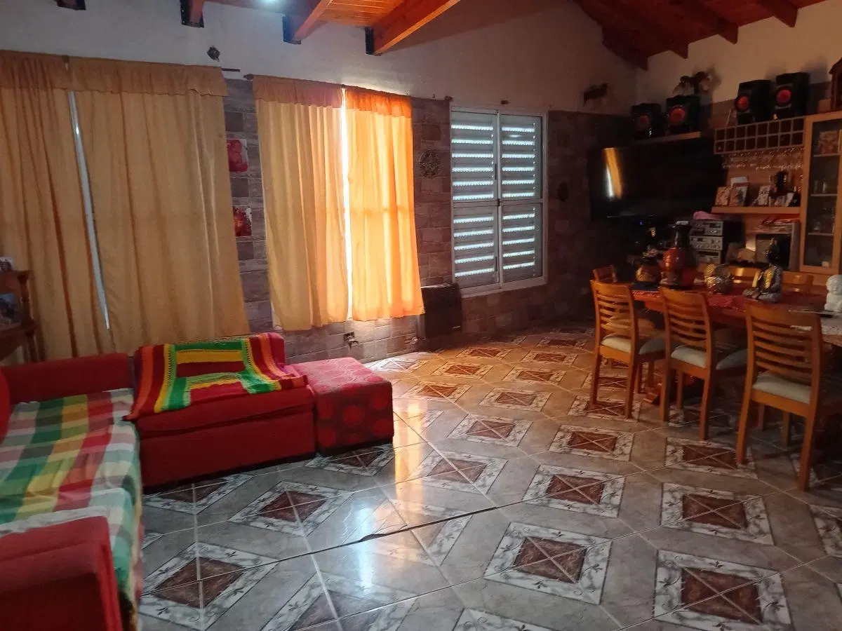 CASA con LOCAL en Venta en Magdalena 4