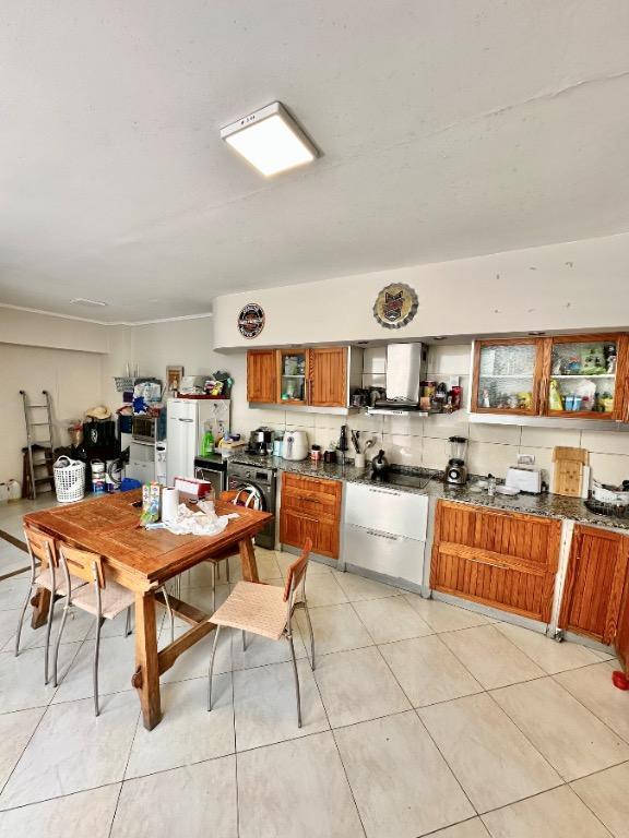Vendo Casona de Época Zona Guemes Para Comercial 2