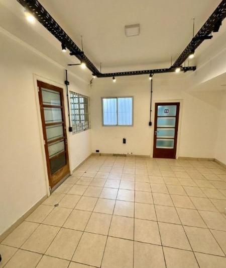 Foto de VENDO !! OFICINA EN PLANTA ALTA SEMIPISO 4 PRIVADOS Y SALA REUNIÓN, imagen 2
