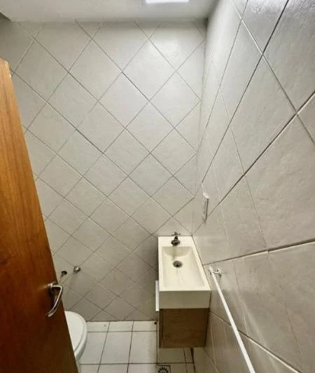 Foto de VENDO !! OFICINA EN PLANTA ALTA SEMIPISO 4 PRIVADOS Y SALA REUNIÓN, imagen 5
