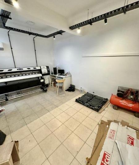 Foto de VENDO !! OFICINA EN PLANTA ALTA SEMIPISO 4 PRIVADOS Y SALA REUNIÓN, imagen 4