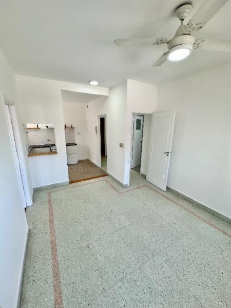 VENDO 2 AMB EXTERNO RECICLADO AV. INDEP Y FALUCHO