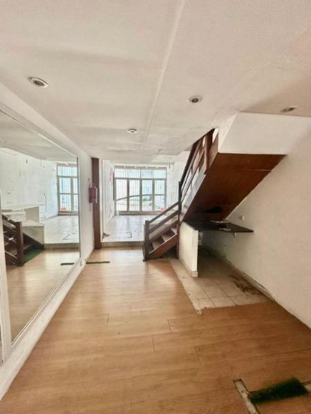 Foto de EN VENTA LOCAL A LA CALLE RETASADO ZONA LURO Y CATAMARCA, imagen 2