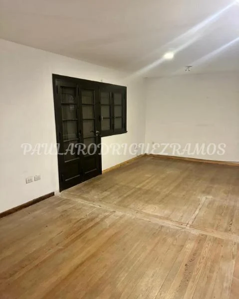 ALQUILO CASA DE EPOCA PARA OFICINAS/APTO PROFESIONAL