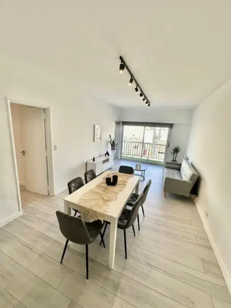 EN VENTA 4 AMB CON DEPENDENCIA BALCON TERRAZA VISTA LATERAL AL MAR 2
