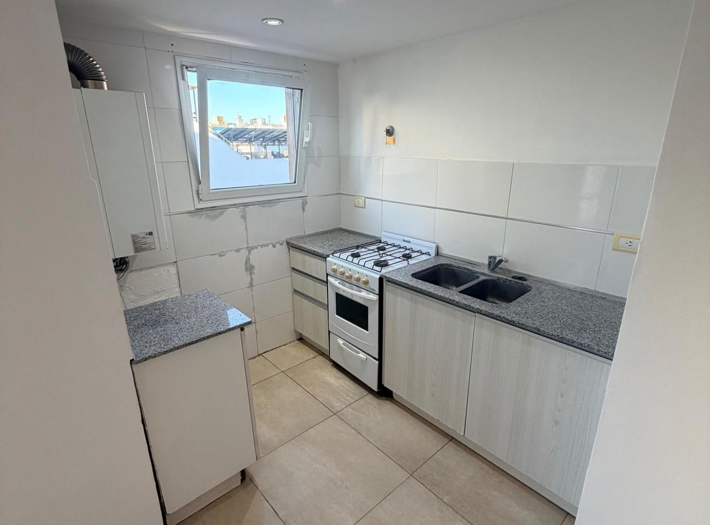 Foto de ALQUILO 1 AMB CTRA FTE BELGRANO Y SALTA IMPECABLE, imagen 4