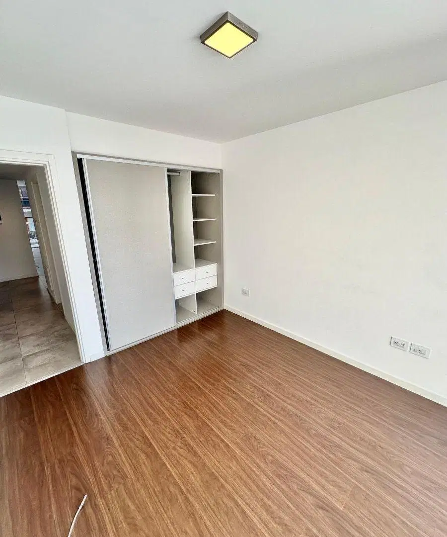 VENDO 3 AMBIENTES PLAZA MITRE AMENITIS COCHERA SEMIPISO 4
