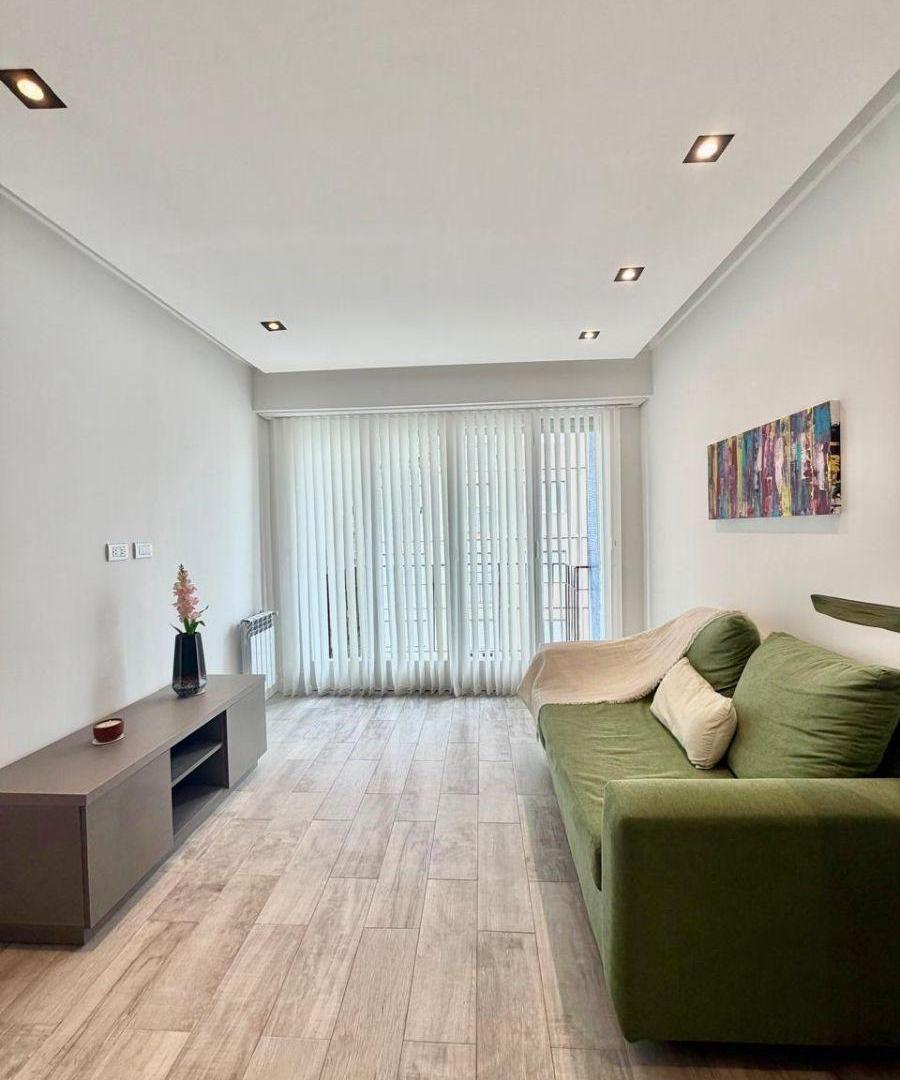 Foto de DEPARTAMETNO 2 AMB CON DEPENDENCIA Y BALCON PLENO CENTRO, imagen 2
