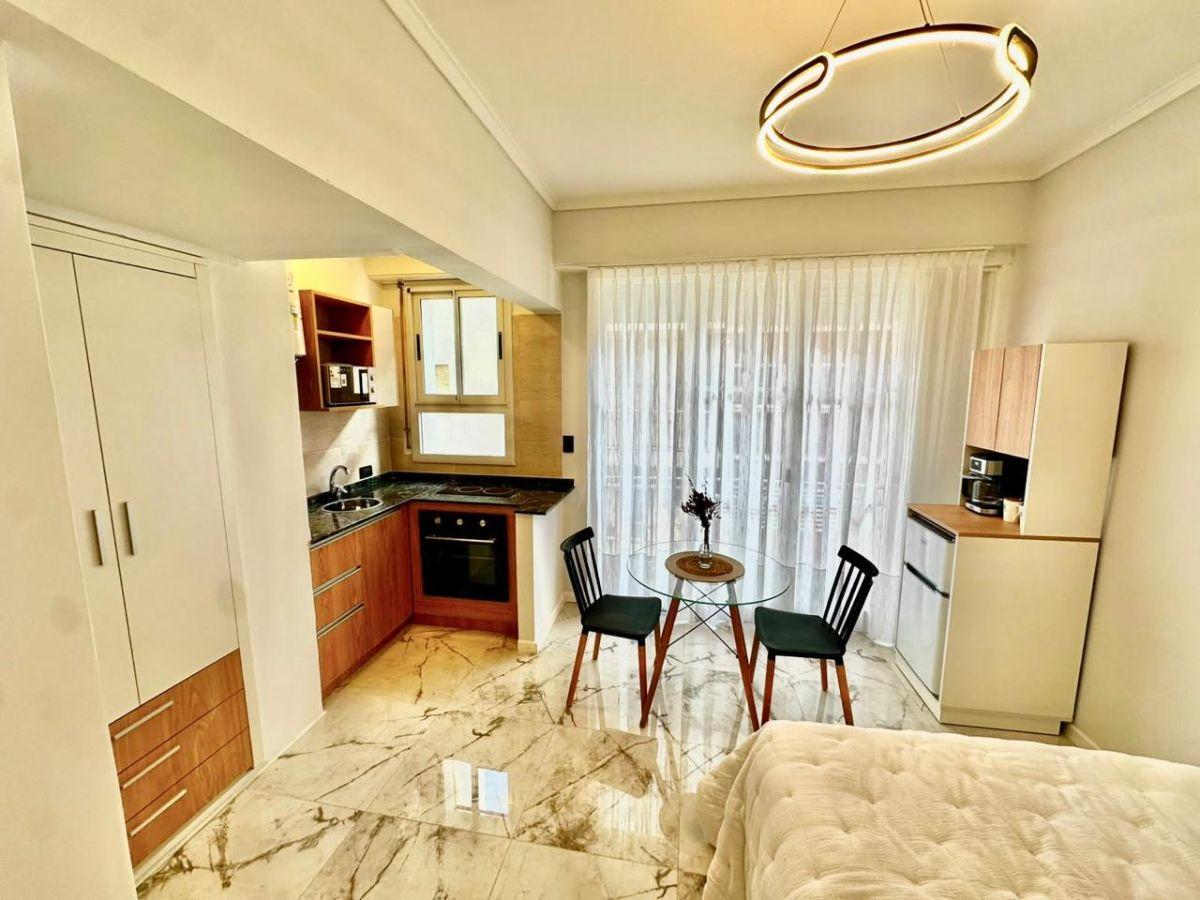 Foto de 1 AMB LATERAL CON BALCON Y VISTA LATERAL AL MAR PLAZA COLON, imagen 3