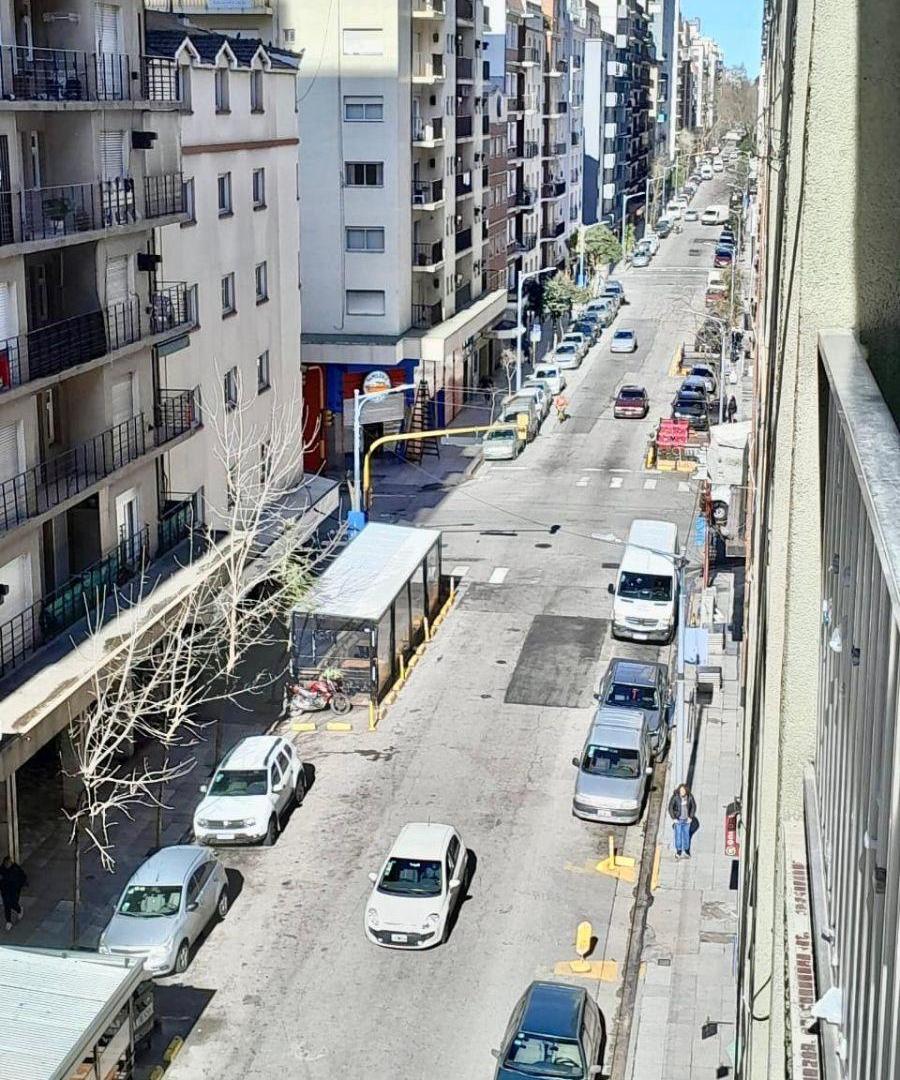 Foto de 2 AMBIENTES CON DEPENDENCIA Y COCHERA ZONA CENTRO, imagen 1