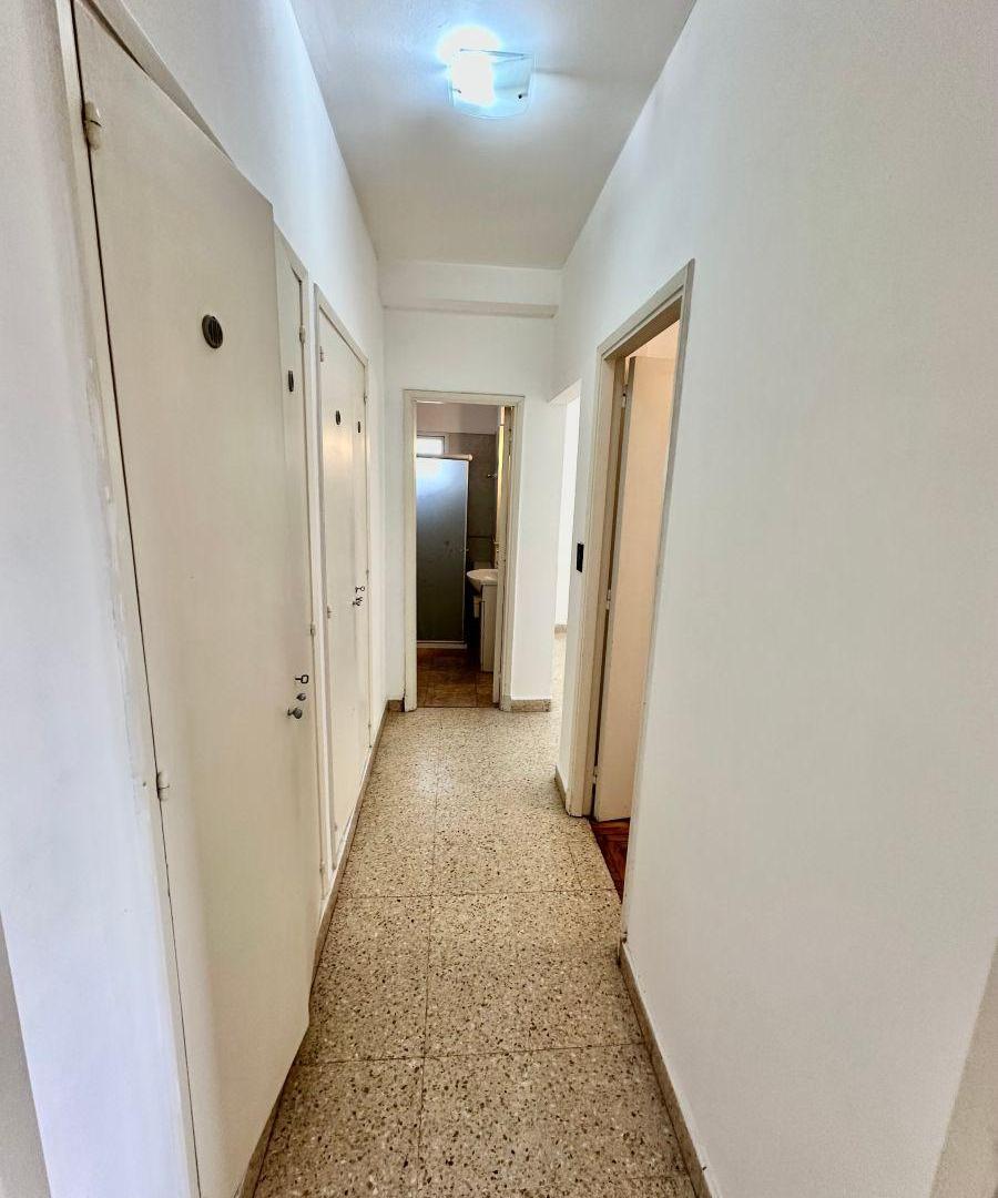 Foto de VENDO 3 AMBIENTES CONTRA FRENTE RECICLADO CENTRO U$S 78.000.- APTO, imagen 3