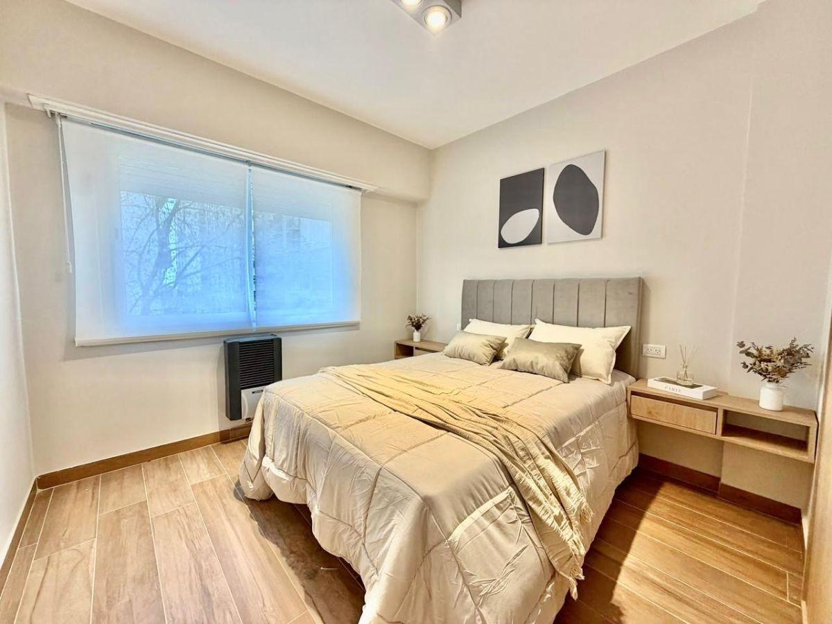 Foto de EN VENTA DEPARTAMENTO MAR DEL PLATA 2 AMB A LA CALLE CON BALCON ZONA, imagen 5