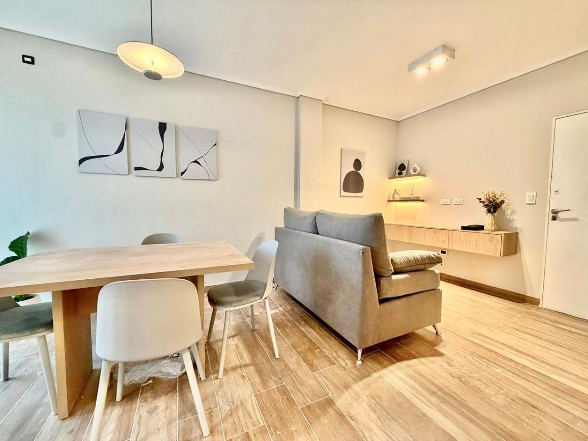 Foto de EN VENTA DEPARTAMENTO MAR DEL PLATA 2 AMB A LA CALLE CON BALCON ZONA, imagen 1