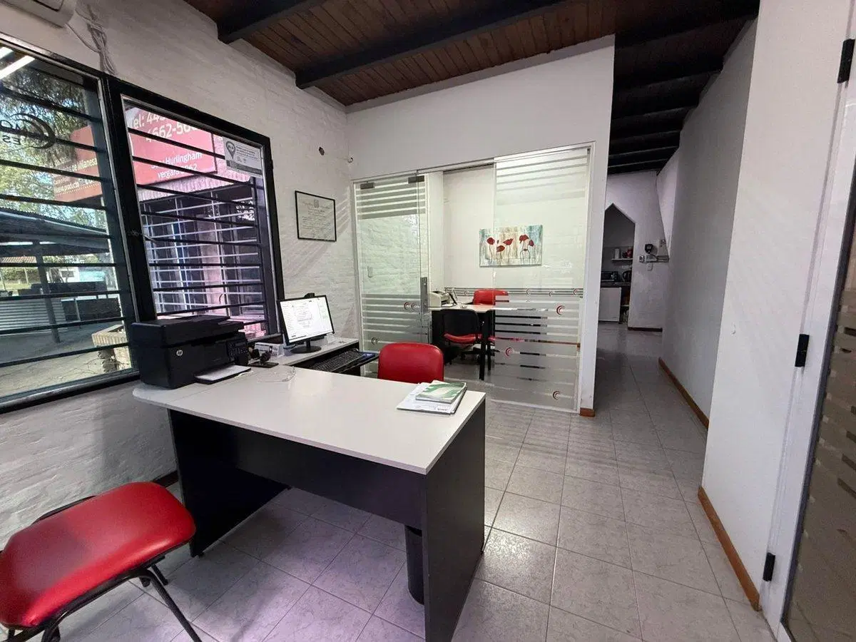 OFICINA comercial en venta - Hurlingham Permuta 2