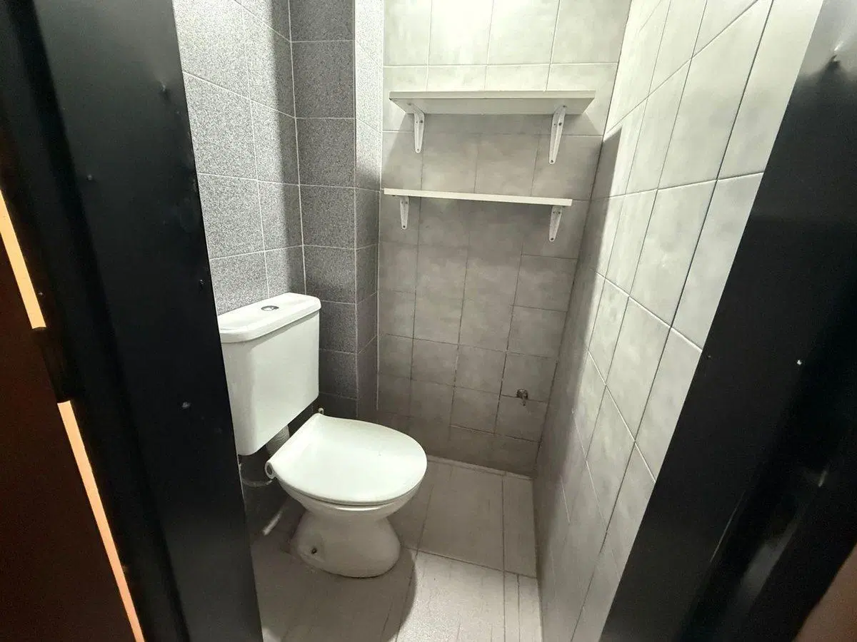 OFICINA comercial en venta - Hurlingham Permuta 4
