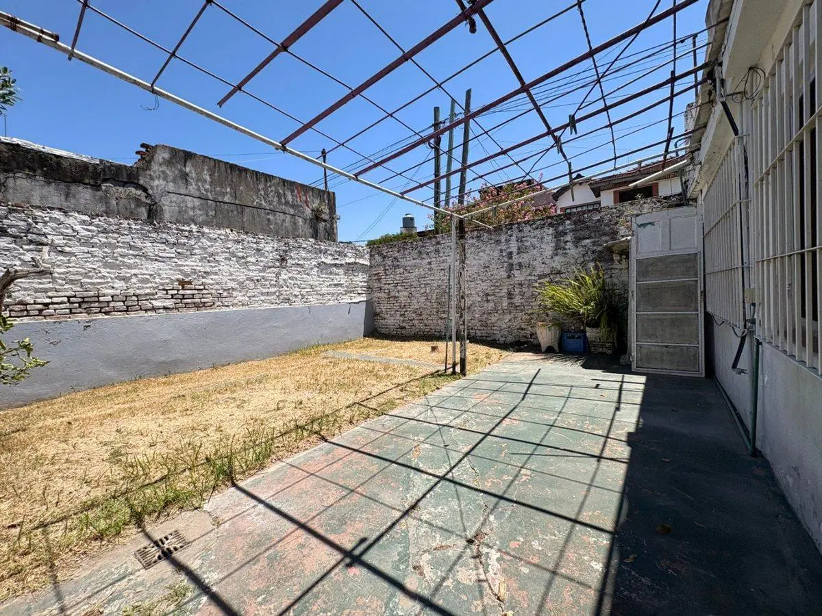 Casa 3 Ambientes Venta - Solano Cochera y Patio 4