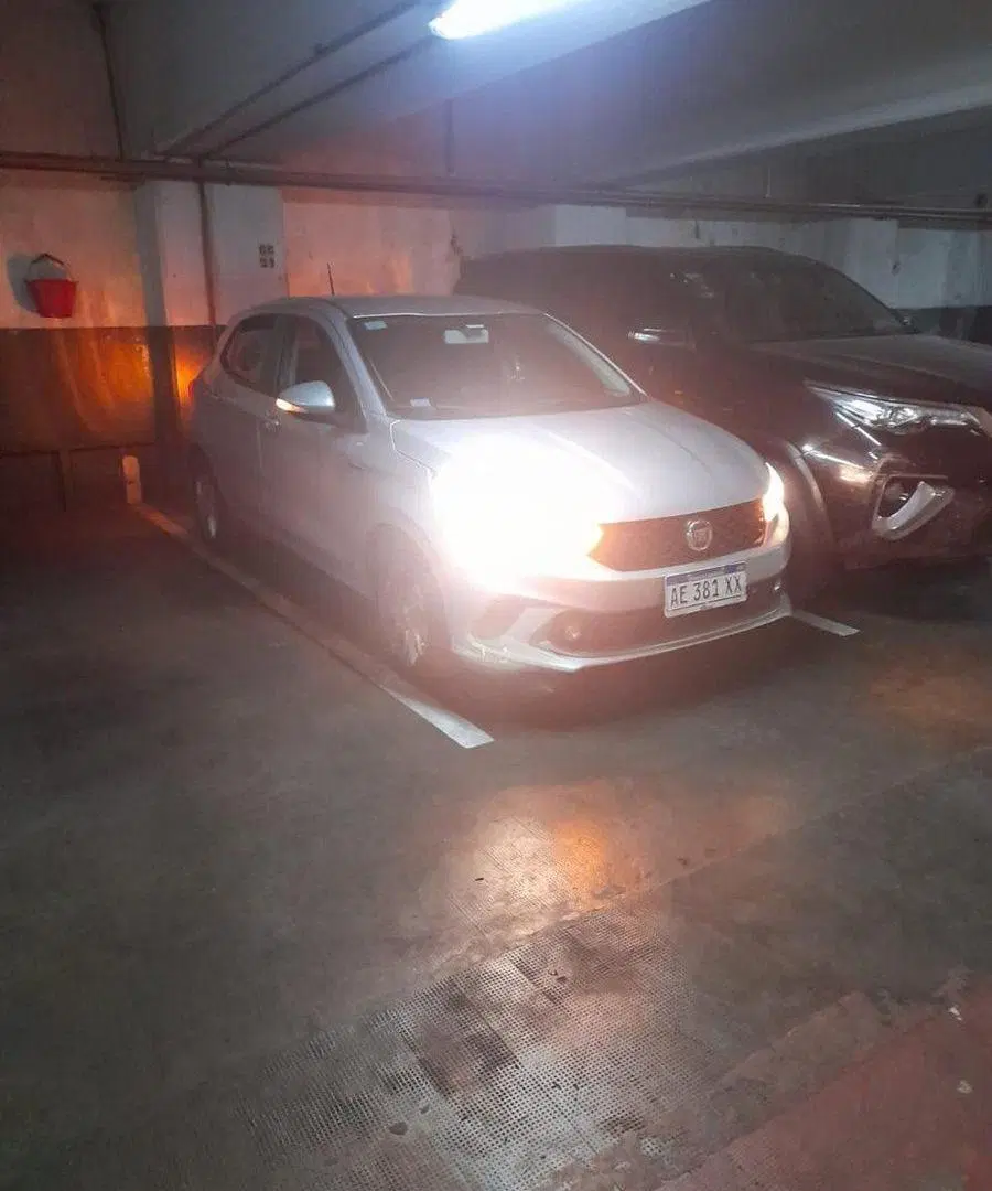 VENTA COCHERA EXCELENTE UBICACION MICROCENTRO 3