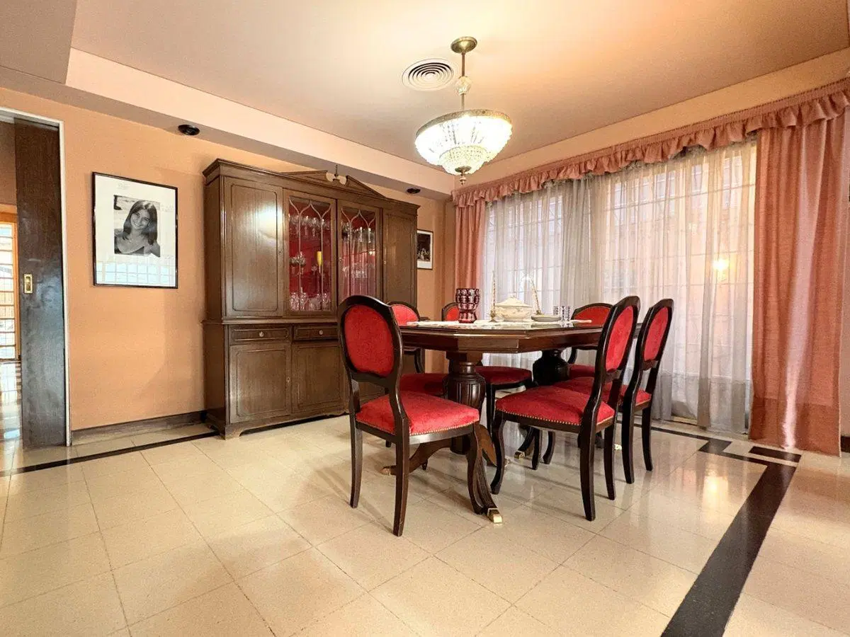 CASA 5 AMB EN VENTA EN FLORES CON JARDIN Y GARAGE 3