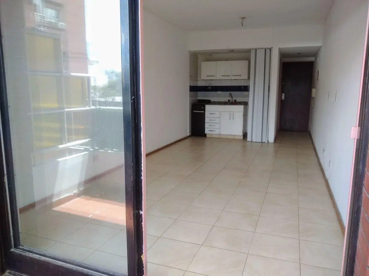ALQUILER - Monoambiente con balcón - Belgrano 5