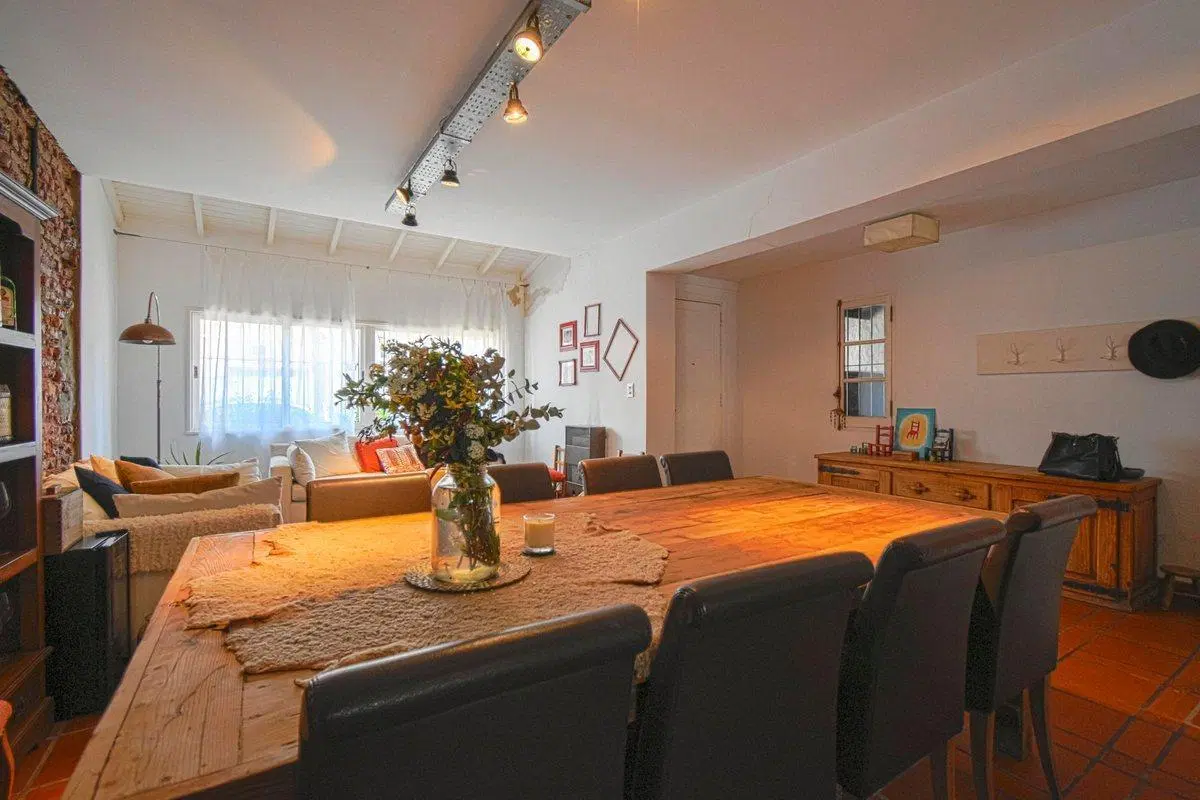 Venta casa lote propio con quincho y pileta 3
