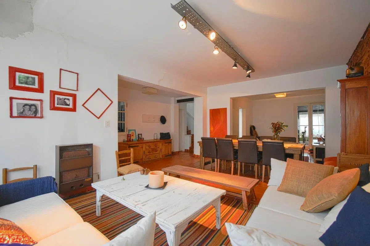 Venta casa lote propio con quincho y pileta 4
