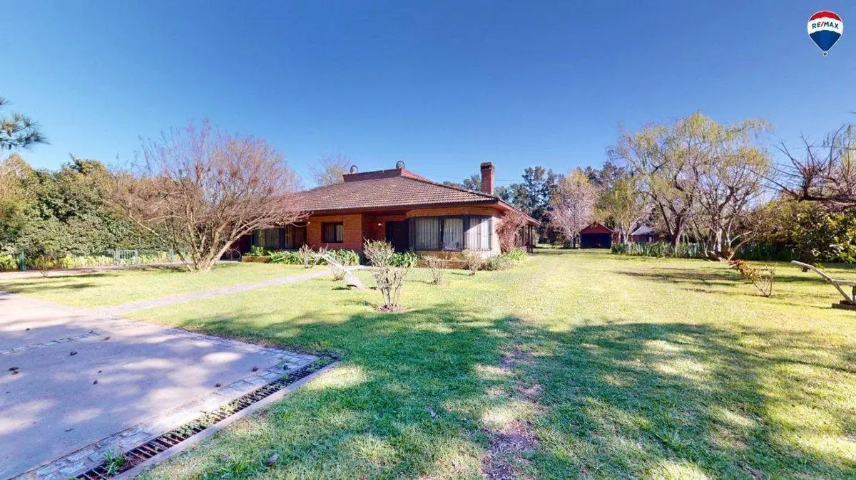 CASA QUINTA 5 AMB EN VENTA EN BRANDSEN CON PILETA 3