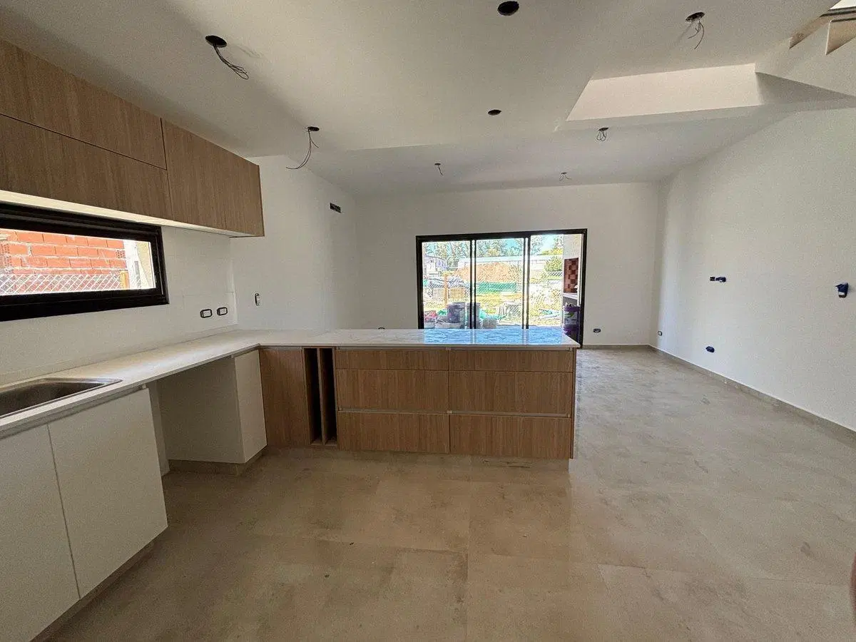 VENTA CASA 4AMB B° SPRINGPARK PILAR KM51 ESTRENAR 3