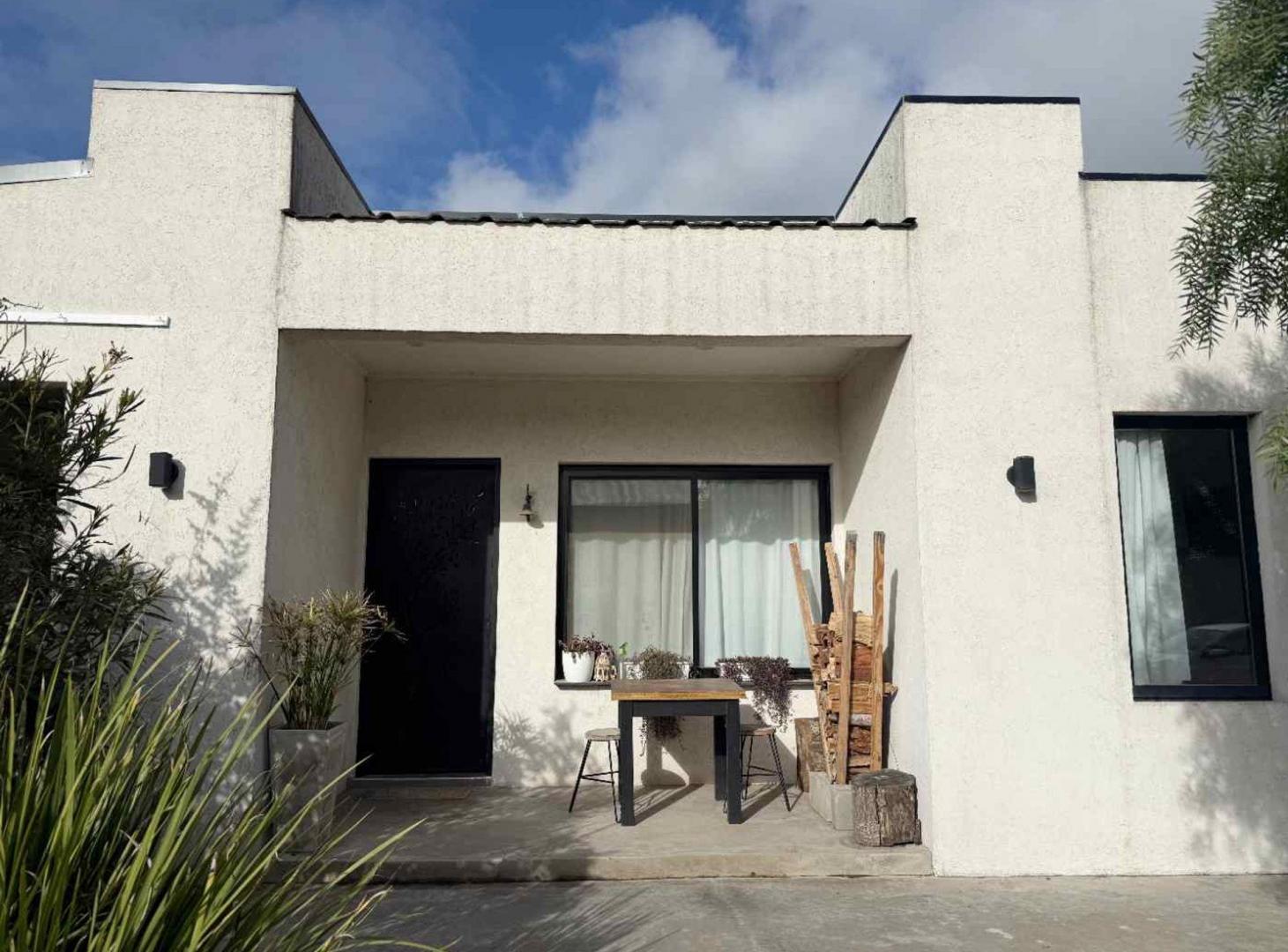 CASA 4 AMBIENTES BARRIO PRIVADO LAGUNA AZUL
