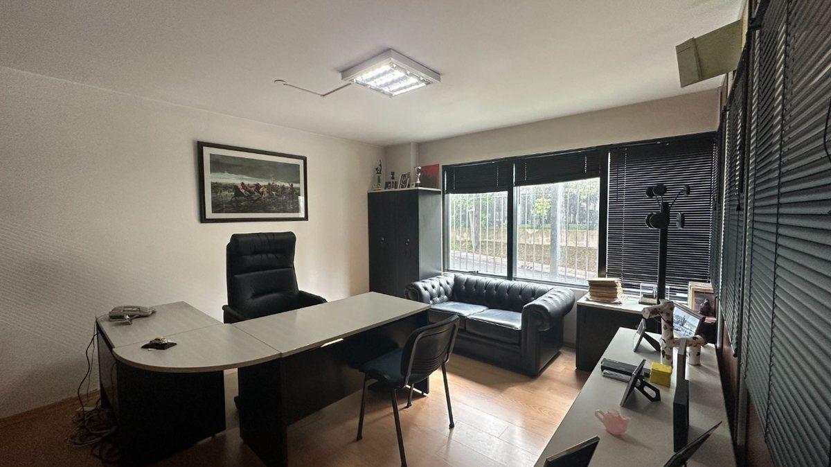 OFICINA 102 m2 EN ALQUILER AMOBLADA BECCAR