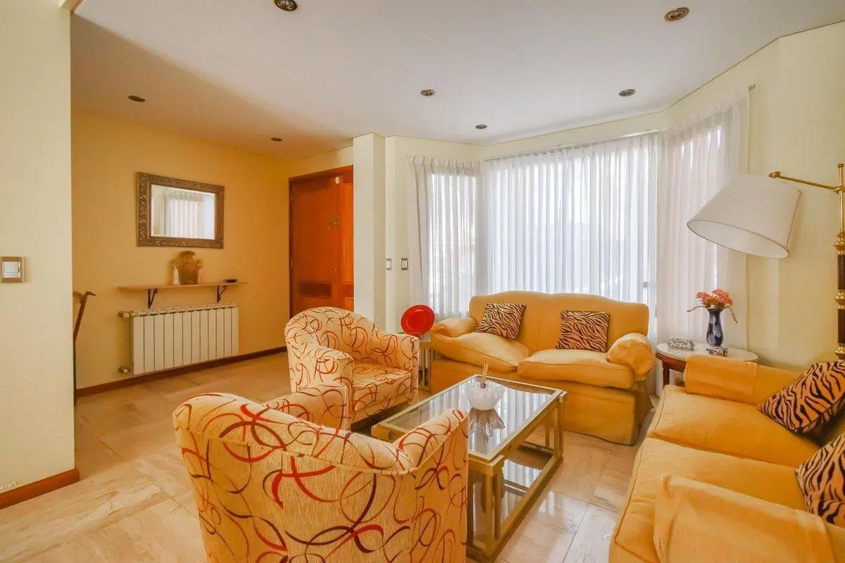 VENTA CASA 5 AMB LA LUCILA HERMOSO FONDO Y PILETA 2