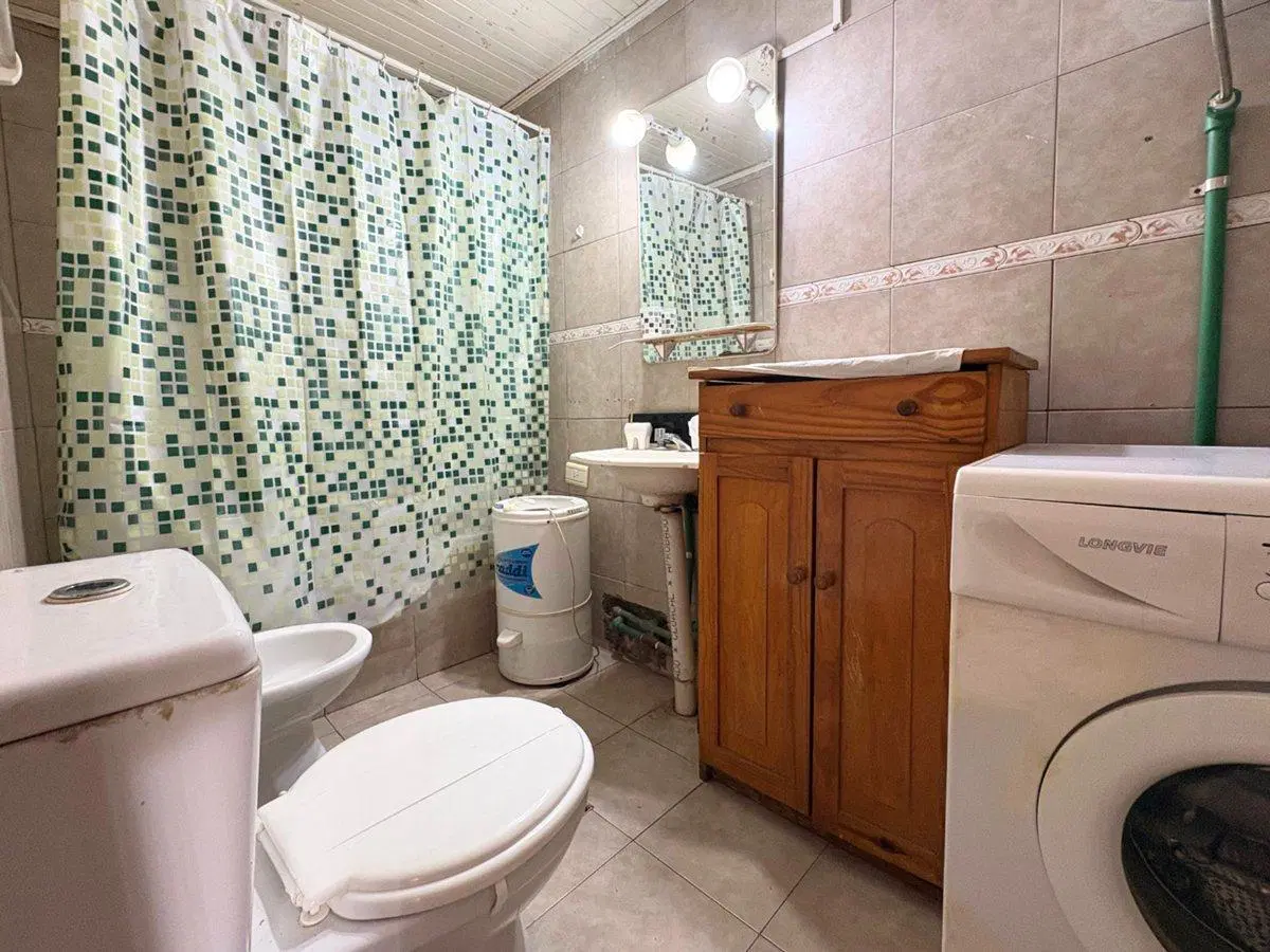 VENTA CASA MULTIFAMILIAR 5 AMBIENTES I. CASANOVA 4