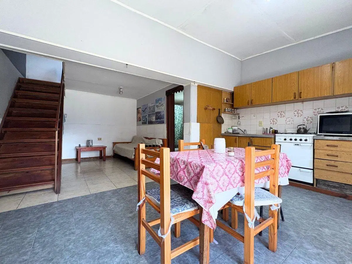 VENTA CASA MULTIFAMILIAR 5 AMBIENTES I. CASANOVA 3