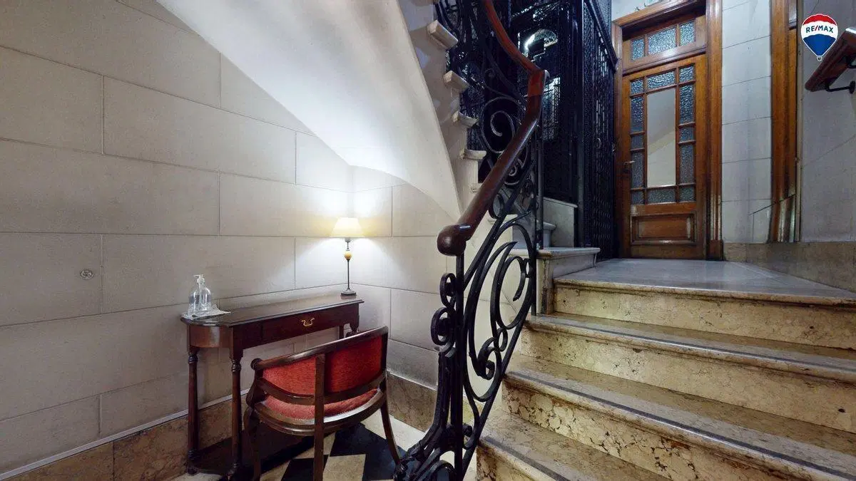 OFICINA EN VENTA EN BALVANERA - PISO PRIVADO 4