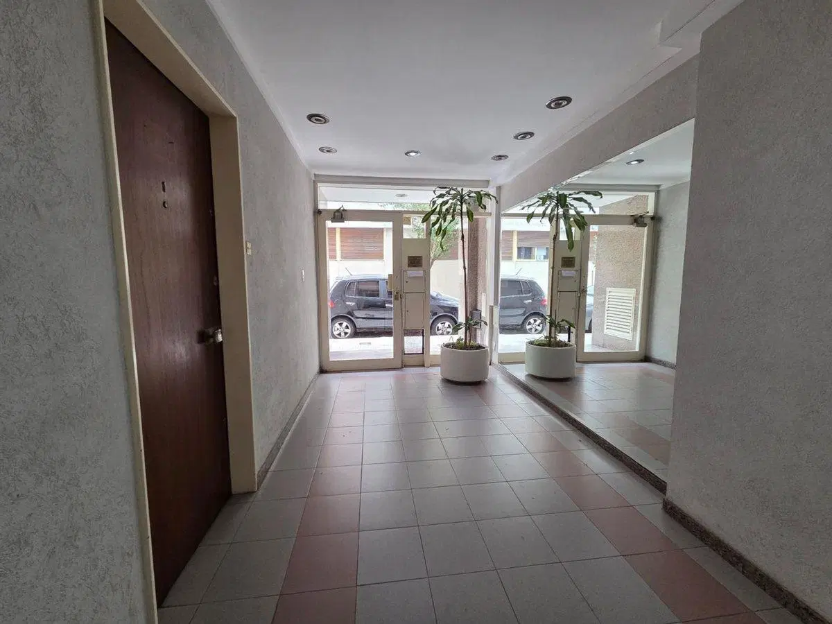 Venta dpto 2 ambientes con patio Caballito 3