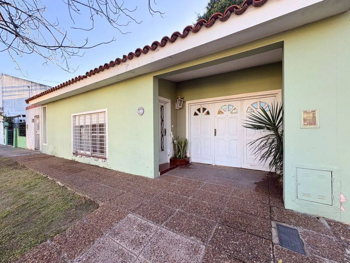 Casa 3 Amb en venta en Hurlingham c/Jardin y Depto 5