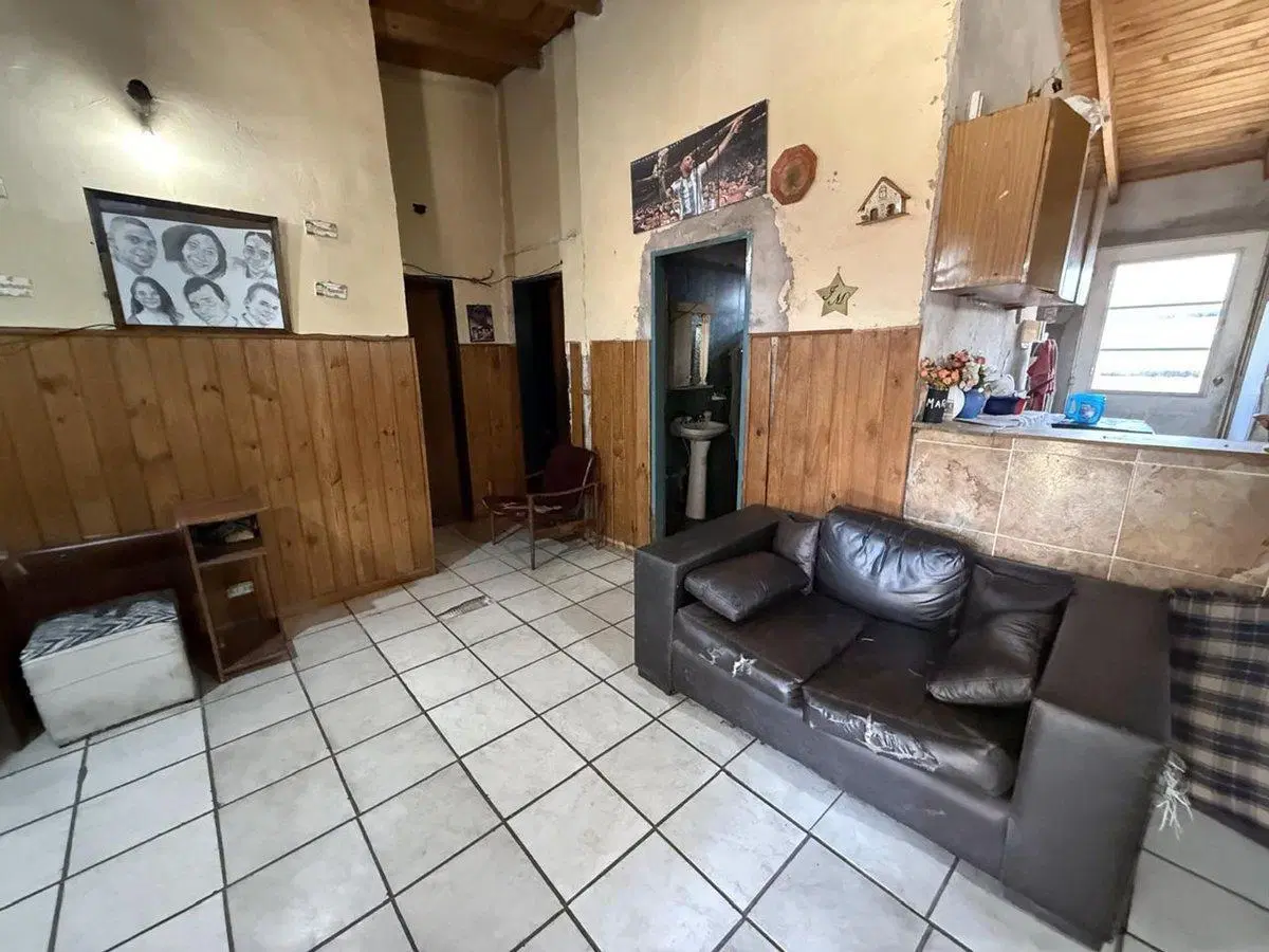 VENTA CASA 4 AMBIENTES; MORON, BUENOS AIRES 3