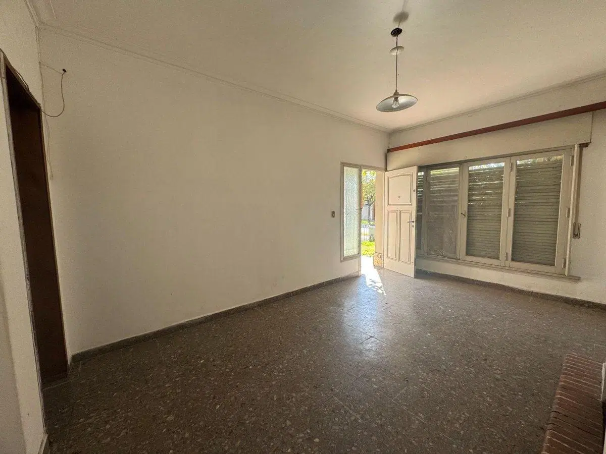 Casa 3 Ambientes Venta Moreno Parque Cochera 2