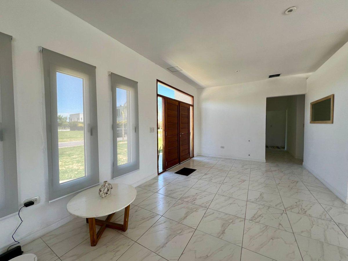 Venta Casa Country La Alameda Canning, A LAGUNA!