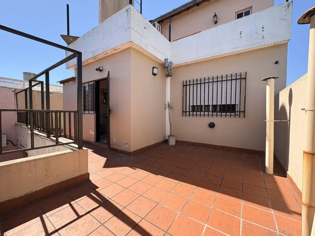 Casa 3 amb + 2 departamentos 3 amb en venta TESEI 5
