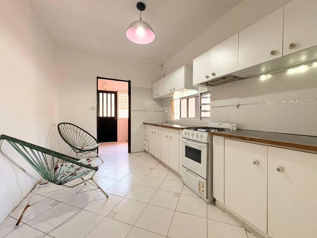 Casa 3 amb + 2 departamentos 3 amb en venta TESEI 2