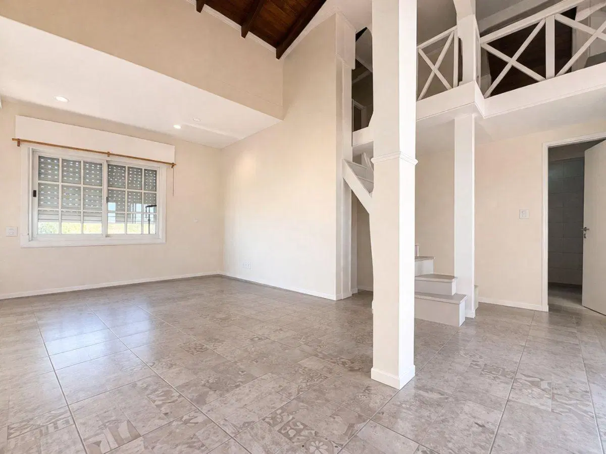 Casa 3 amb + 2 departamentos 3 amb en venta TESEI 5